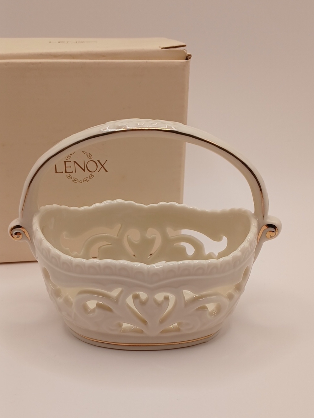 Lenox Forevermore Ivory Porcelain Pierced Basket w/ Gold Trim